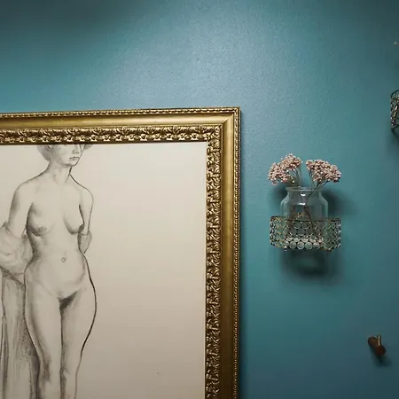 Wooden House With Shared Garden Lägenhet