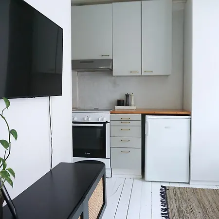 Wooden House With Shared Garden 헬싱키